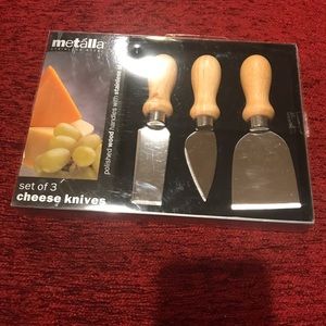 Cheese knives